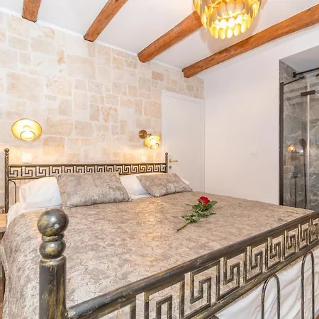 Ivka - Modern And Luxurious Oldtown Lejlighed *