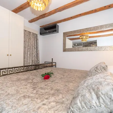Ivka - Modern And Luxurious Oldtown Lejlighed *